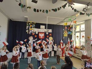 Narodowe Święto Niepodległości w Publicznym Przedszkolu nr 4 im. Pszczółki Mai  w Strzegomiu