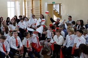 Nie ma sprawy ważniejszej niż Polska – akademia z okazji Narodowego Święta Niepodległości w ZSP w Jaroszowie