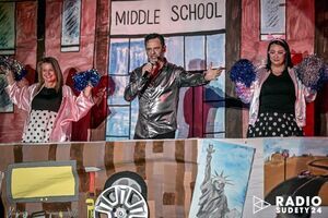 „Grease” z Broadwayu trafił do auli strzegomskiego LO