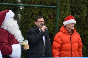 Mikołaj na lodzie! Strzegomskie lodowisko już otwarte