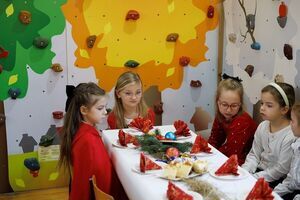 Premiera Jasełek oraz wigilia szkolna w Zespole Szkolno-Przedszkolnym w Jaroszowie