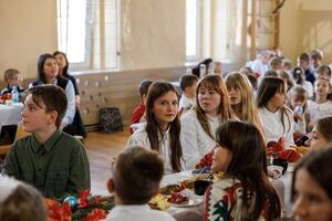 Premiera Jasełek oraz wigilia szkolna w Zespole Szkolno-Przedszkolnym w Jaroszowie