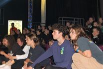 Publiczność oglądająca występ