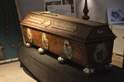 Pierwszy z odrestaurowanych - sarkofag miedziany Zuzanny Jadwigi von Schaffegotschsarkofagów.