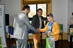 Burmistrz uhonorował zwycięzców konkursów wielkanocnych