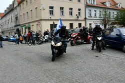 Uczestnicy X Jubileuszowego Zlotu Motocykli w Świebodzicach.