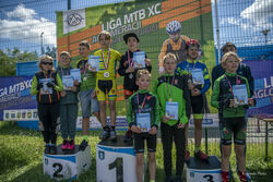 Dekoracja uczestniów Ligi MTB XC Aglomeracji Wałbrzyskiej