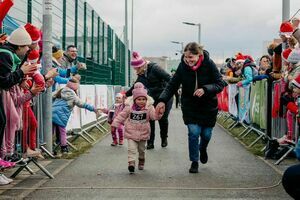 Mikołaje i Gwiazdki w Parku Sportowym w biegu na 5 km