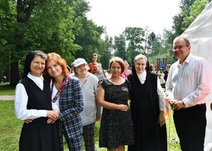 Kolorowy festyn w Domu Pomocy Społecznej