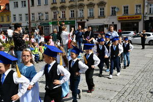 Uczniowie zatańczyli Poloneza