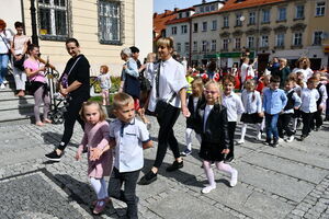 Uczniowie zatańczyli Poloneza