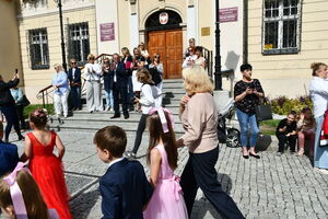 Uczniowie zatańczyli Poloneza