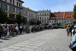 Uczniowie zatańczyli Poloneza