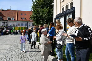 Uczniowie zatańczyli Poloneza