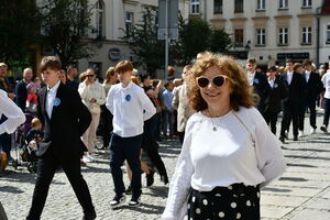 Uczniowie zatańczyli Poloneza