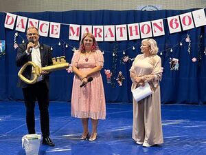 I Przegląd Zespołów Tanecznych Seniorów „Dance Marathon 60+” uroczyście otworzył Senioralia 2025 w Świebodzicach