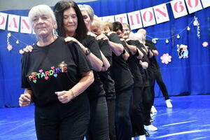 I Przegląd Zespołów Tanecznych Seniorów „Dance Marathon 60+” uroczyście otworzył Senioralia 2025 w Świebodzicach