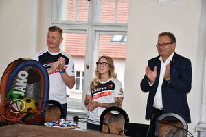 Przedszkolaki z nowym sprzętem sportowym