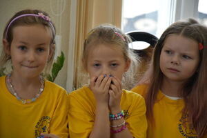 Przedszkolaki z nowym sprzętem sportowym