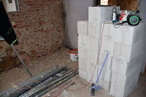 Trwa gruntowny remont lokalu. Powstanie tam mieszkanie wspomagane