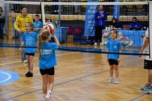 Mini Liga Siatkówki w Świebodzicach – sportowe emocje i młodzieńcza energia!