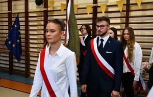 Nowy rozdział czas zacząć: Pożegnanie maturzystów w świebodzickim LO