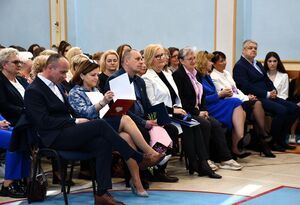 Nowy rozdział czas zacząć: Pożegnanie maturzystów w świebodzickim LO