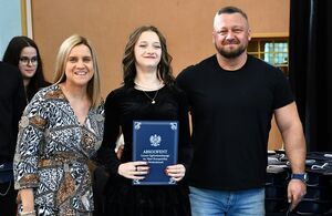 Nowy rozdział czas zacząć: Pożegnanie maturzystów w świebodzickim LO