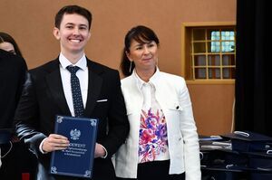 Nowy rozdział czas zacząć: Pożegnanie maturzystów w świebodzickim LO