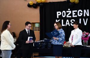 Nowy rozdział czas zacząć: Pożegnanie maturzystów w świebodzickim LO