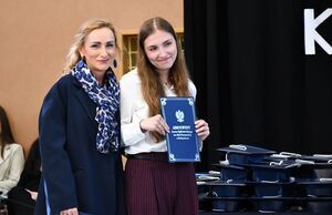 Nowy rozdział czas zacząć: Pożegnanie maturzystów w świebodzickim LO