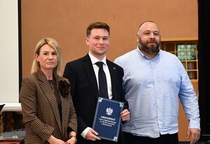 Nowy rozdział czas zacząć: Pożegnanie maturzystów w świebodzickim LO