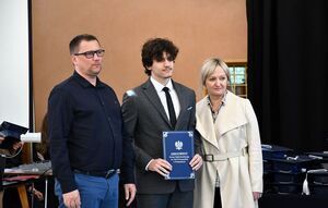 Nowy rozdział czas zacząć: Pożegnanie maturzystów w świebodzickim LO