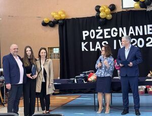 Nowy rozdział czas zacząć: Pożegnanie maturzystów w świebodzickim LO