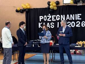 Nowy rozdział czas zacząć: Pożegnanie maturzystów w świebodzickim LO