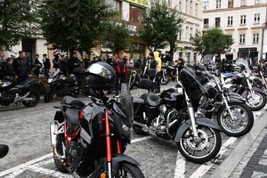 Mimo kapryśnej pogody – motocykliści nie zawiedli! XIV Zlot Motocykli w Świebodzicach  