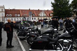 Mimo kapryśnej pogody – motocykliści nie zawiedli! XIV Zlot Motocykli w Świebodzicach  