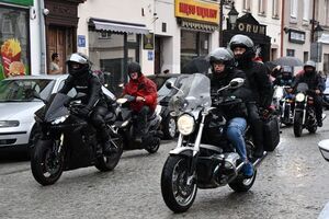 Mimo kapryśnej pogody – motocykliści nie zawiedli! XIV Zlot Motocykli w Świebodzicach  