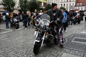 Mimo kapryśnej pogody – motocykliści nie zawiedli! XIV Zlot Motocykli w Świebodzicach  