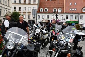 Mimo kapryśnej pogody – motocykliści nie zawiedli! XIV Zlot Motocykli w Świebodzicach  