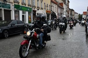 Mimo kapryśnej pogody – motocykliści nie zawiedli! XIV Zlot Motocykli w Świebodzicach  
