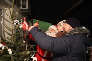 Trzydnik Duży: Z Mikołajem przy choinkach (foto)