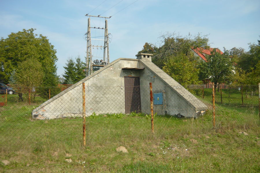 Pompownia w Grabówka - widok na obiekt przed remontem