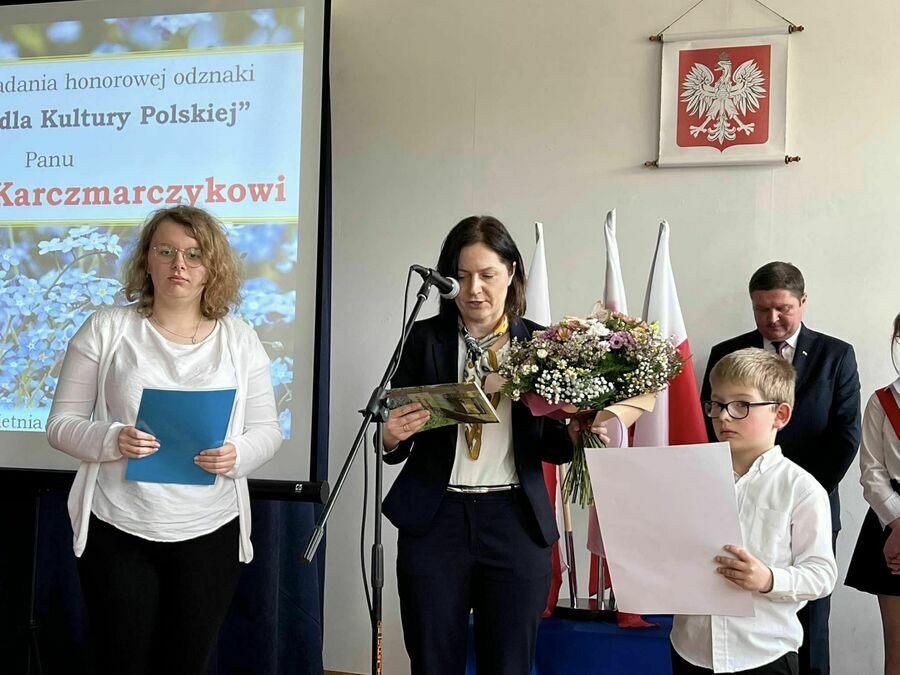 Uroczystość wręczenia odznaczenia „Zasłużony dla Kultury Polskiej” Panu Julianowi Karczmarczykowi