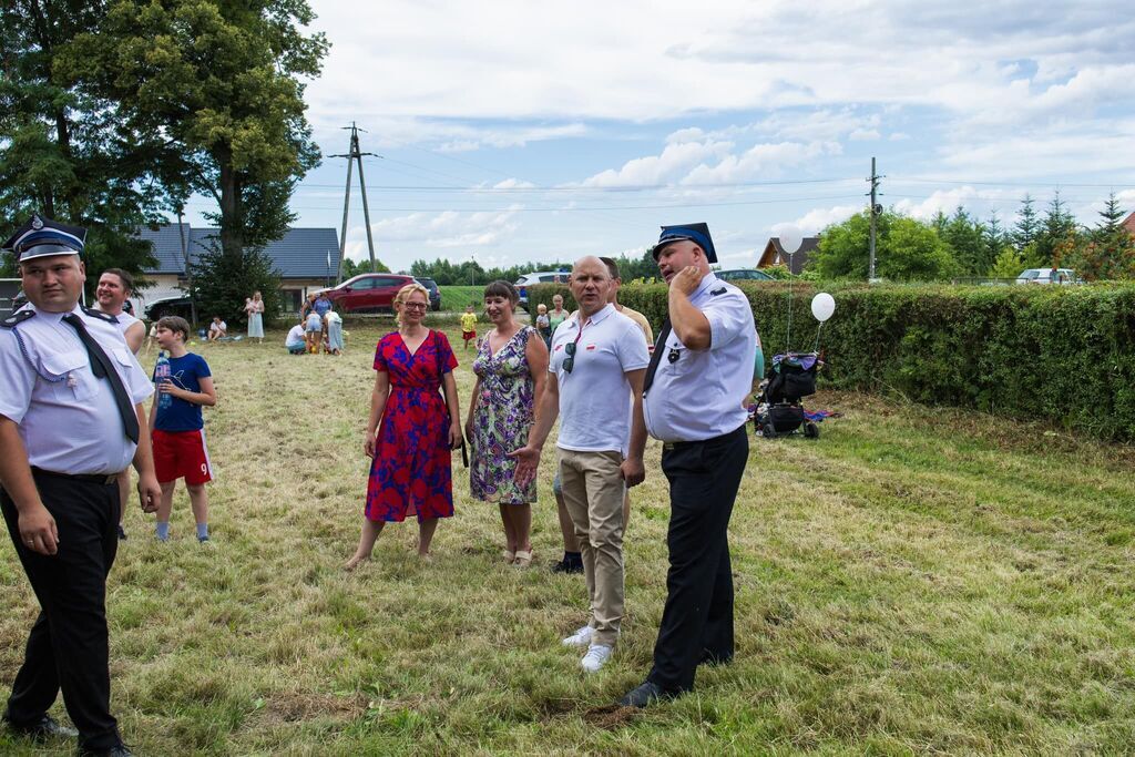 Uroczyste poświęcenie i prezentacja nowo zakupionego wozu bojowego dla OSP Rąblów