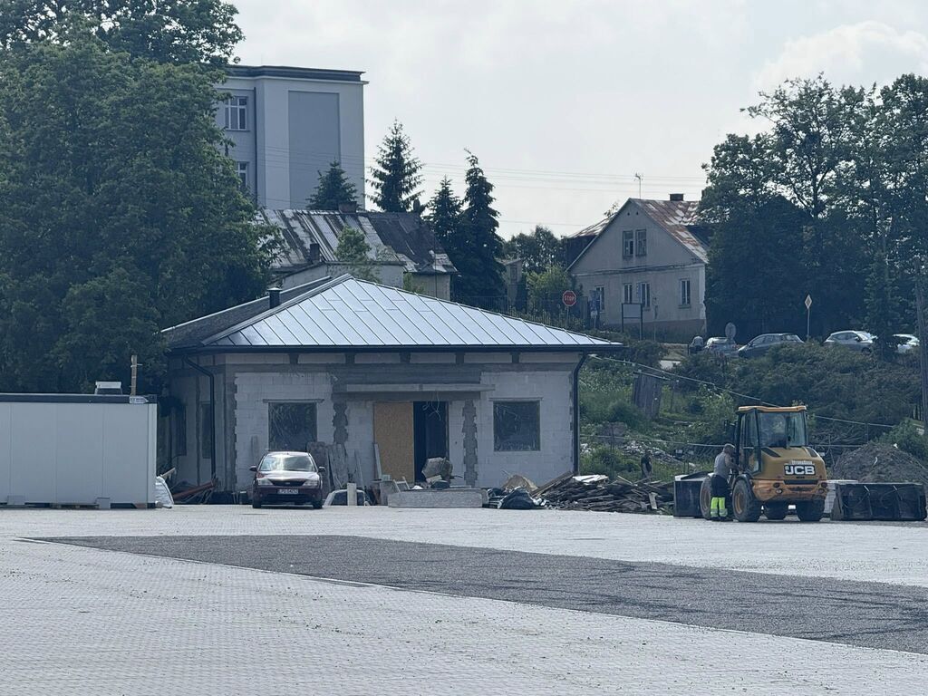 Modernizacja placu targowego w Wąwolnicy