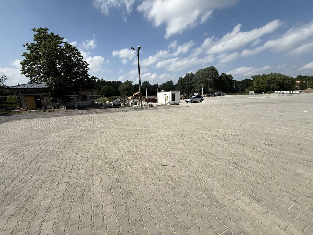Modernizacja placu targowego w Wąwolnicy