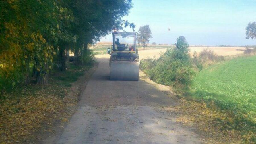 
                                                       Droga do gruntów rolnych Łubki-Szlachta w przebudowie
                                                