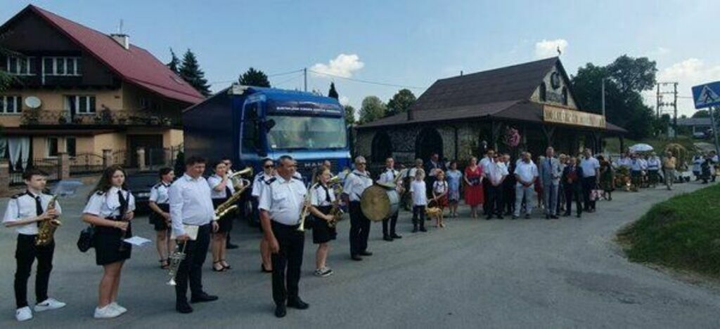 
                                                    Żniwa uroczyście zakończone
                                                