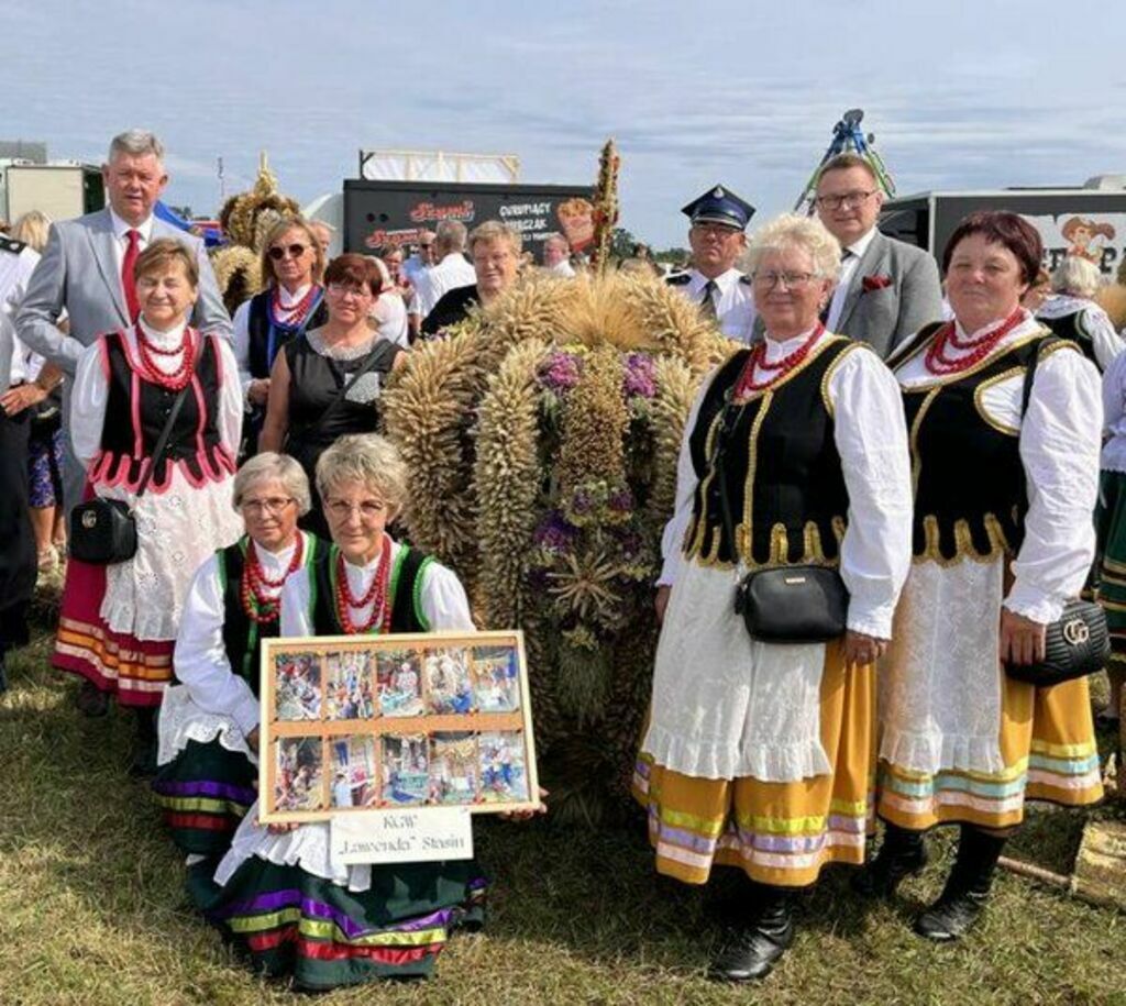 
                                                    Gmina na podwójnym święcie plonów w Radawcu
                                                